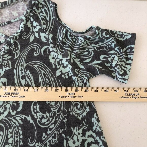 Sew in Love Paisley Softness Lrg Short Sleeve Cold Shoulder Tunic Embellished V - Picture 9 of 11